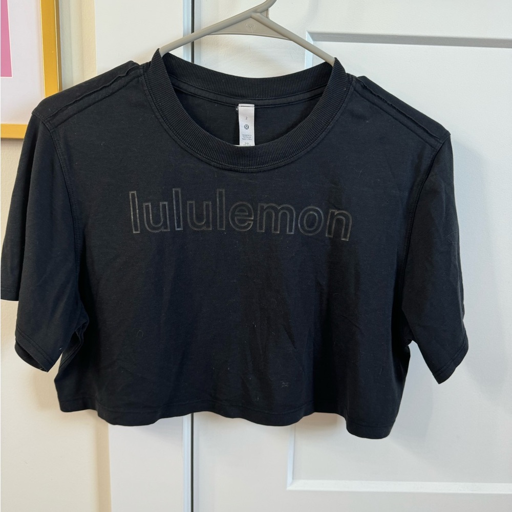 Lululemon black crop shirt